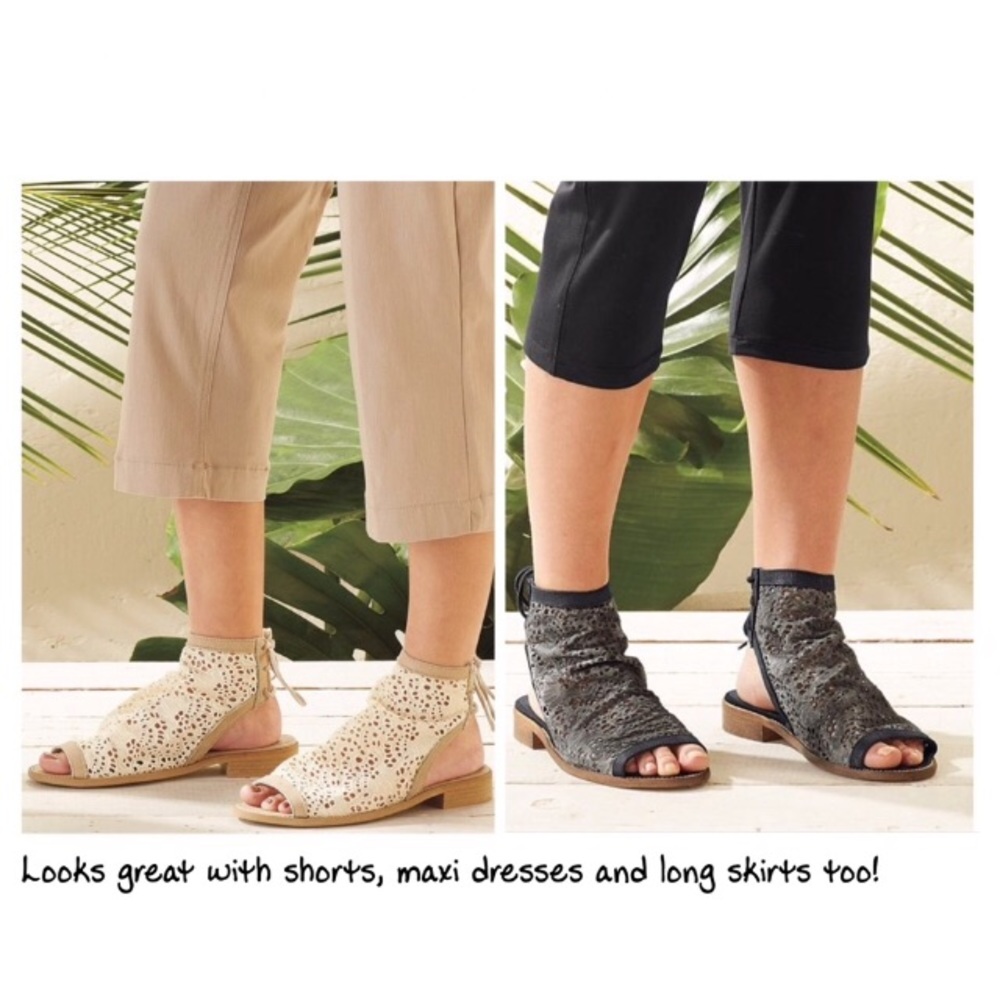 🎊 Host Pick! Musse & Cloud Sandals - Picture 8 of 8